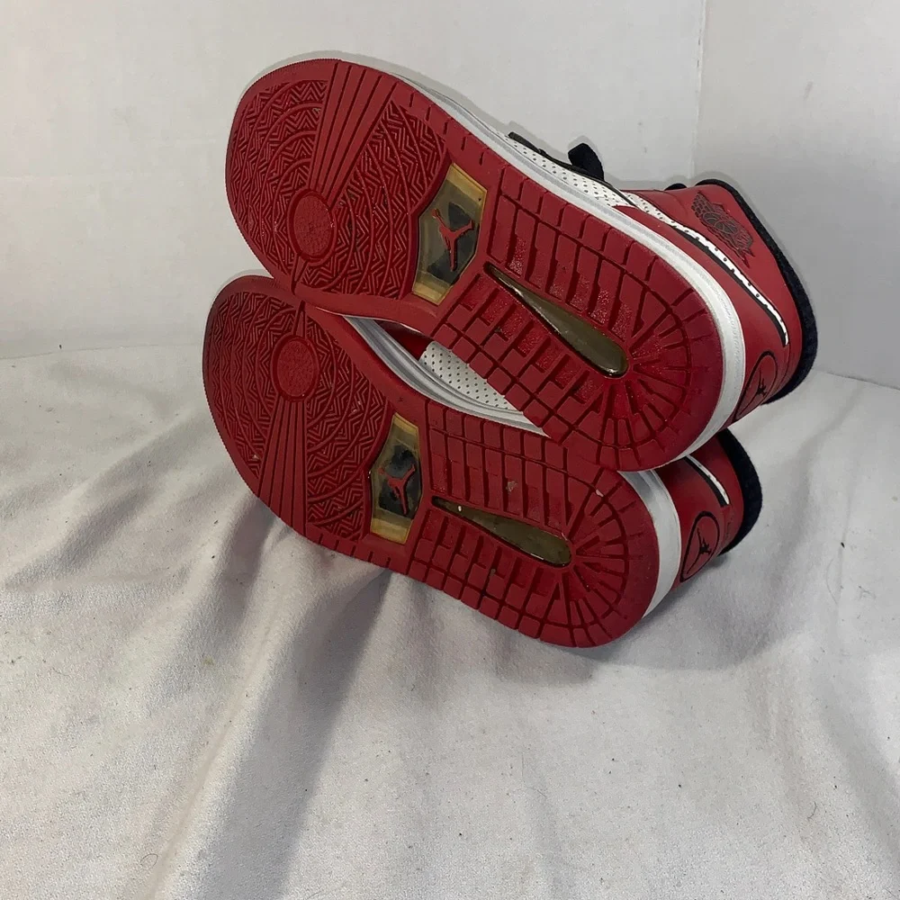 Nike dynamic sneakers